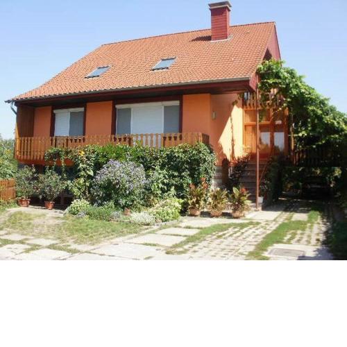 Apartment in Balatonboglar 33542
