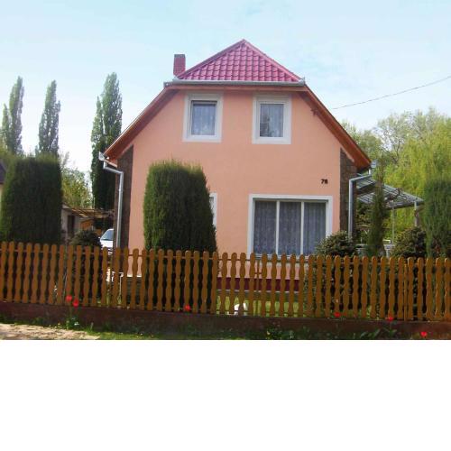Apartment in Balatonmariafürdo 19196