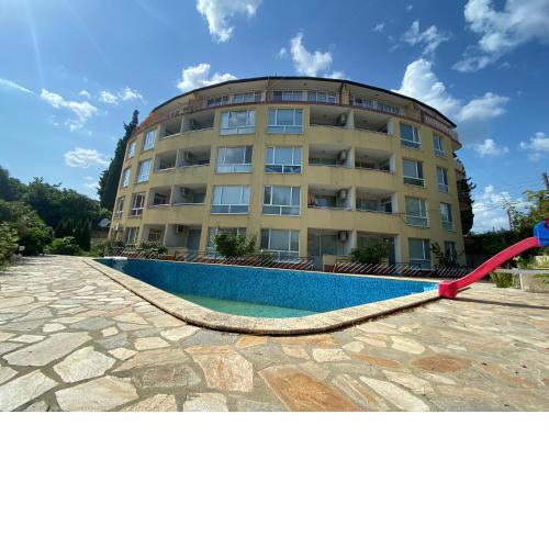 Apartment in Complex Colosseum