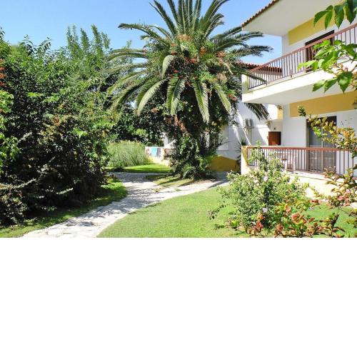Apartment in Foura with a balcony or terrace