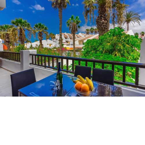 Apartment in Las Amerikas first line