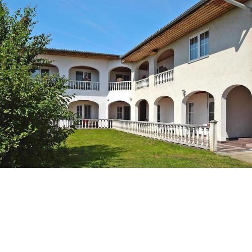 Apartment in Poddersdorf am See with a bicycle storage