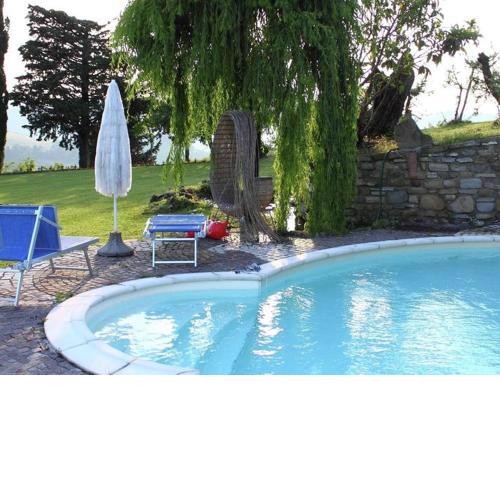 Apartment in quiet and green environment with swimming pool
