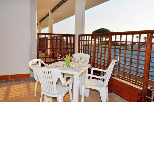 Apartment in Residence for 6 people with terrace and swimming pool