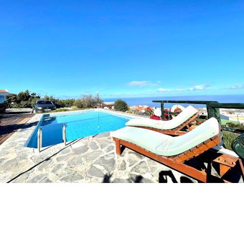 Apartment in rural house with Wifi and ocean view
