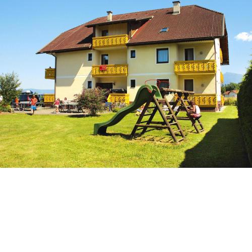 Apartment in St Kanzian 800 m from the lake
