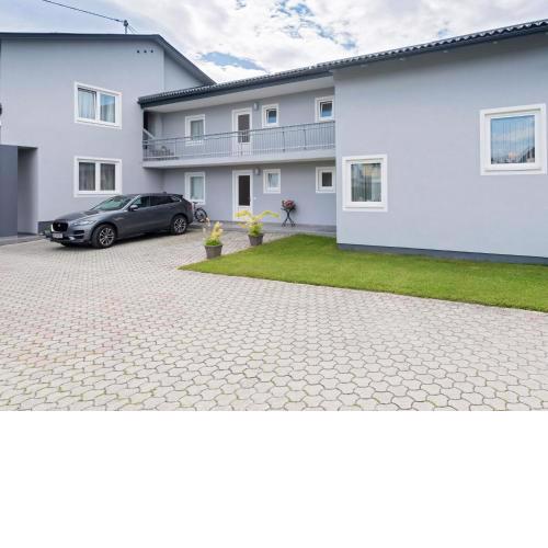 Apartment in St Kanzian am Klopeler See with pool