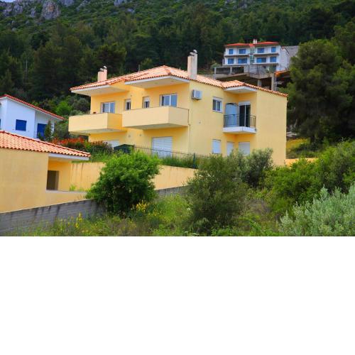 Apartment in Theologos