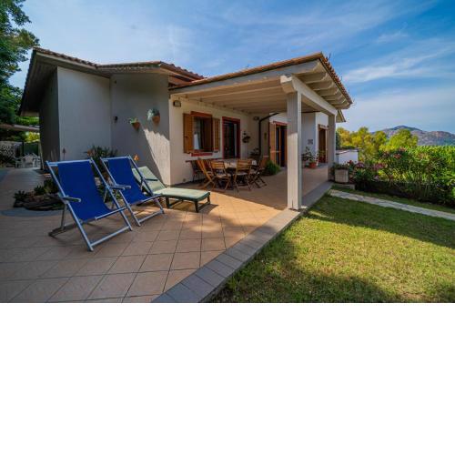 Apartment in villa 24 persons with large garden stella