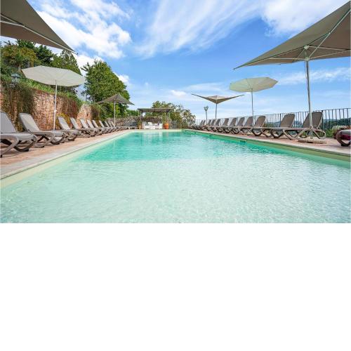 Apartment Località Macerino 46 with Outdoor Swimmingpool
