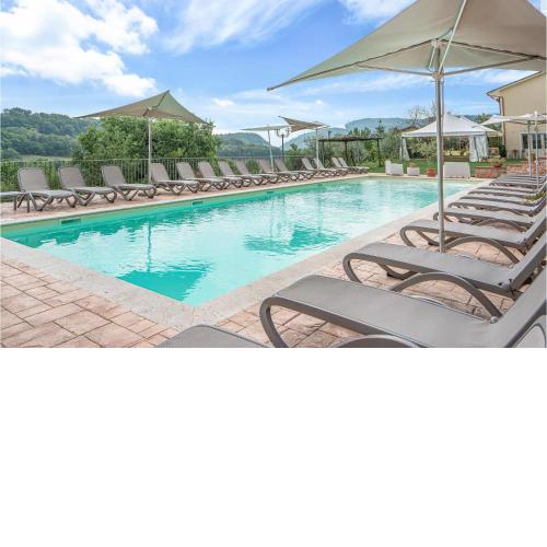 Apartment Località Macerino 47 with Outdoor Swimmingpool