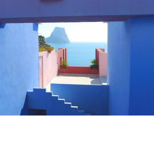 Apartment Muralla Roja-1