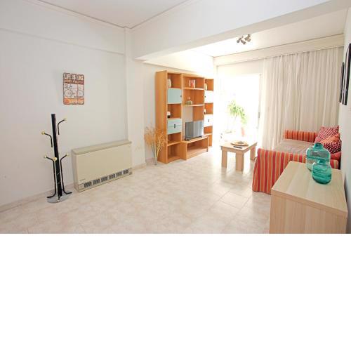 Apartment near the beach and the Athens airport , Artemida