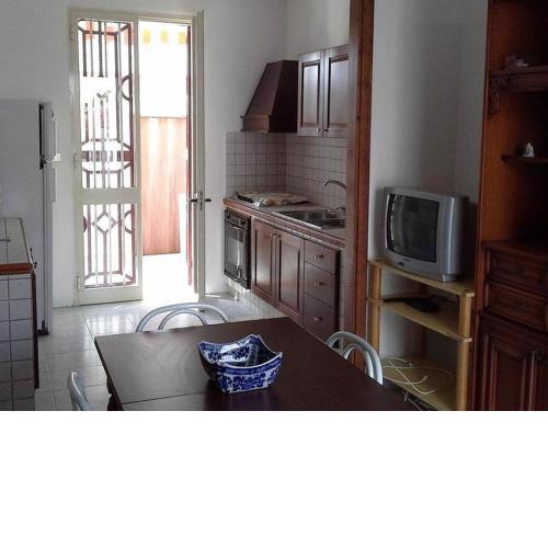 Apartment Near The Beach With Air Conditioning; Pets Allowed