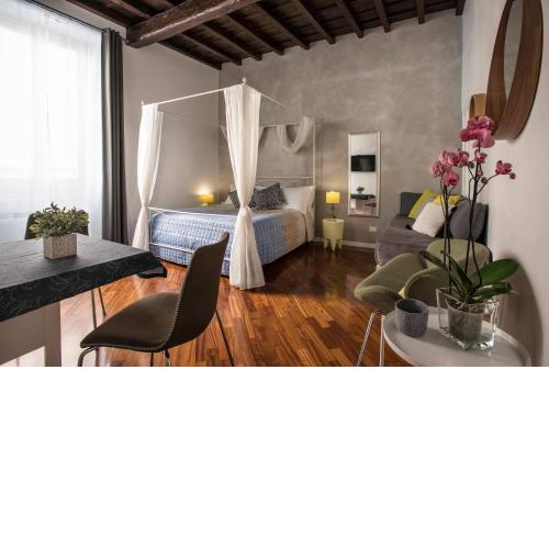 Apartment Near Trevi Fountain