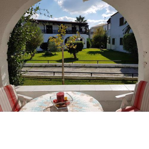 Apartment next to palm trees-200 meters from the Sea