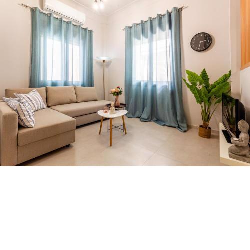 Apartment next to the sea!