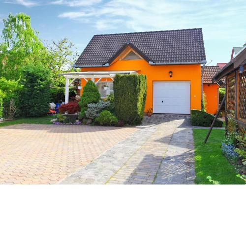 Apartment Orange