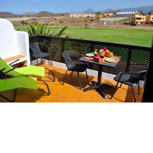 Apartment overlooking golf course 791