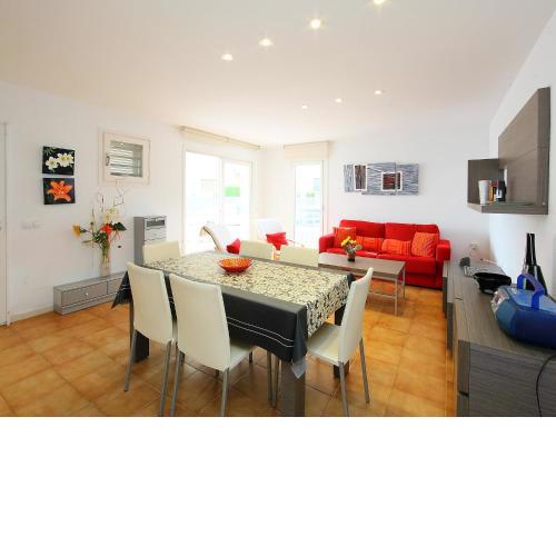 Apartment Platja de Roses-1