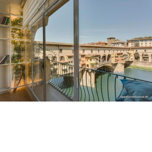Apartment Ponte Vecchio Balcony