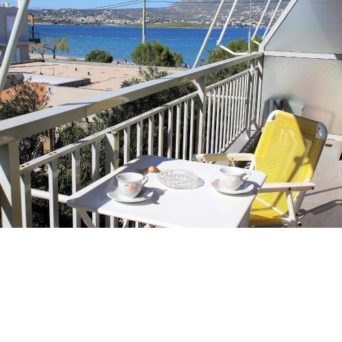 Apartment SEA VIEW in front of the beach of Agia Marina