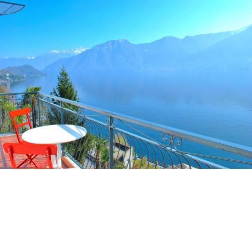 Apartment The Palm with Balcony and Lake View