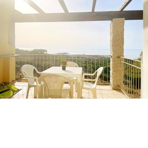 Apartment with a view 5 minutes from the beach