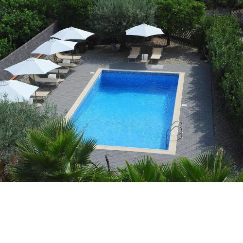 Apartment with air conditioning and salt pool