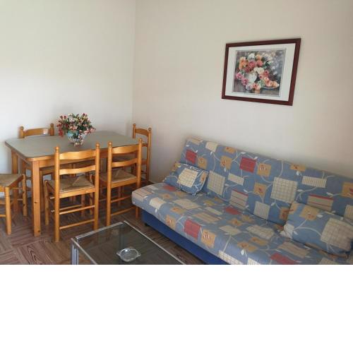 Apartment with community pool for 4 people