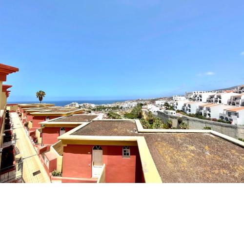 Apartment with pool in Tenerife South