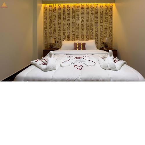 Apartment with Pyramids View & Pharaohs alphabet for 4 Persons