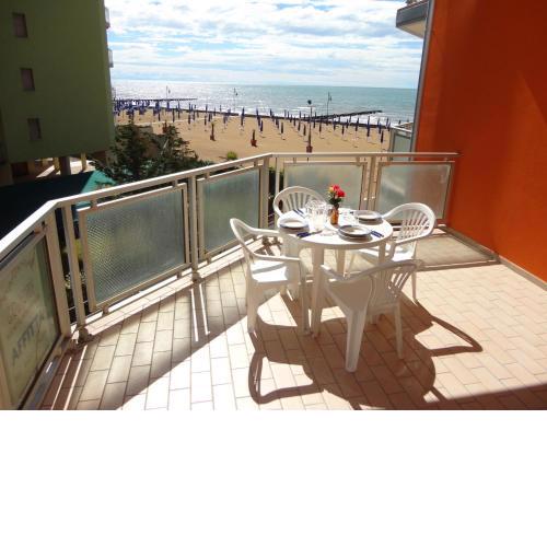 Apartment With Sea View For 5 People by Beahost Rentals