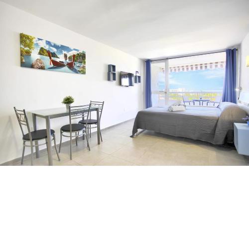Apartment with sea view