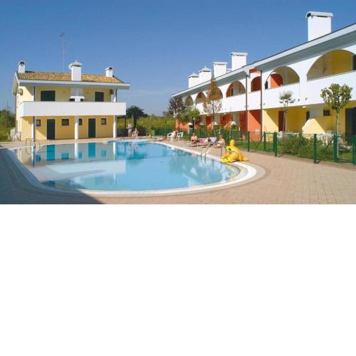 Apartment with shared pool for 5 people - By Beahost Rentals