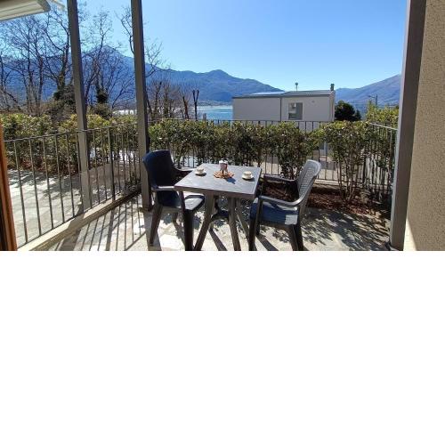 Apartment with swimming pool and lake view - Larihome A17