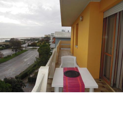 Apartment With Terrace near the beach - By Beahost Rentals