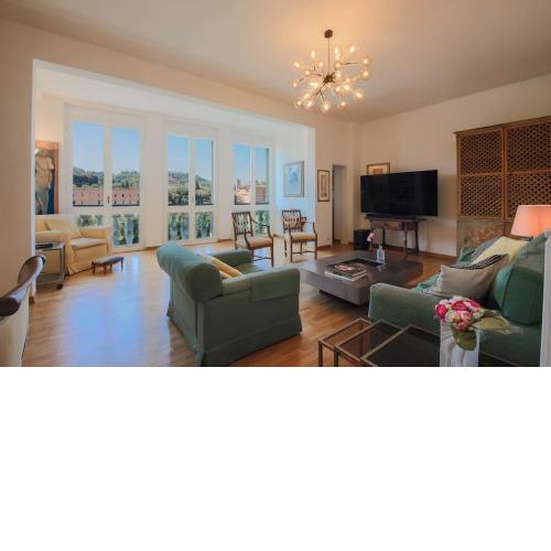 Apartments Florence- Biblioteca apartment with view