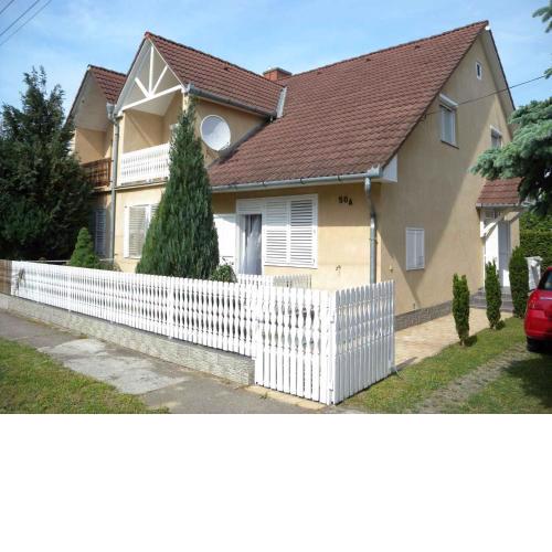 Apartments in Balatonkeresztur 37924