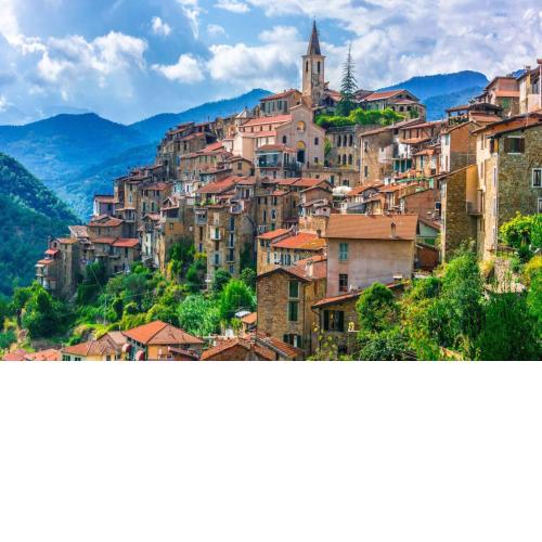 Apartments in the heart of the medieval village