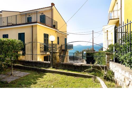 Apartments Tellaro
