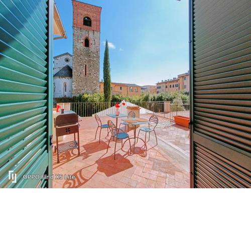 Apartments with terrace in center