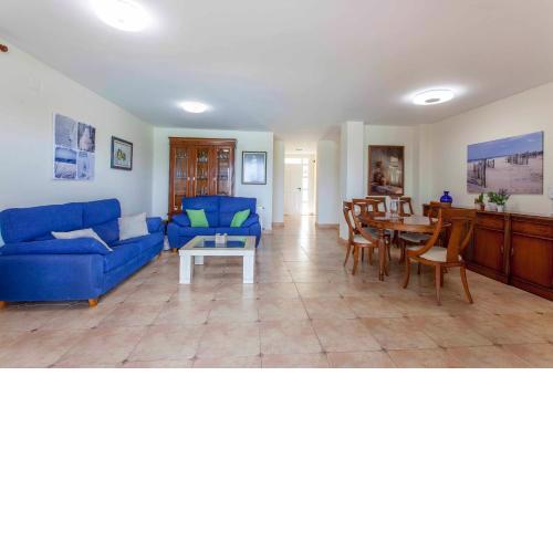 ApartUP Canet Beachfront House