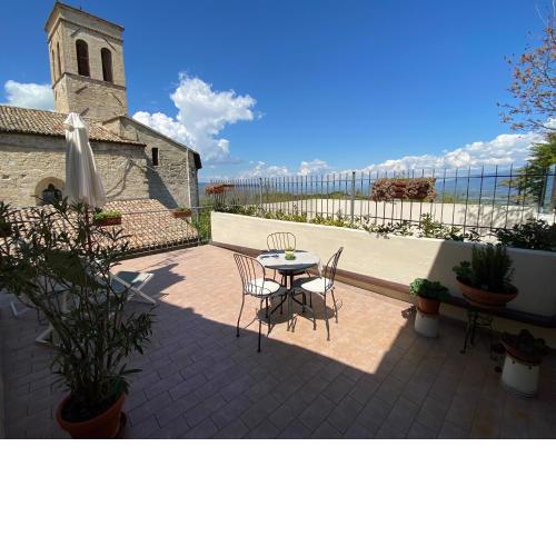 App. con terrazza panoramica in centro-Montefalco