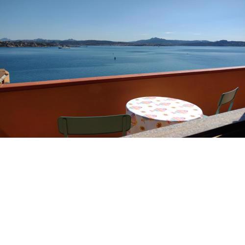 Appartamentino panoramico...con finestra sul mare!
