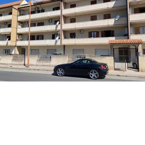 APPARTAMENTO 140 metri quadri - 2 grandi balconi - 3 camere da letto - 7 posti letto