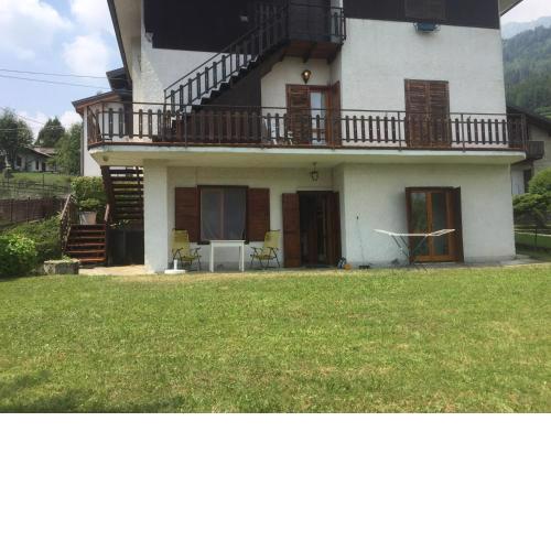 Appartamento a Borno + 500 mq di giardino