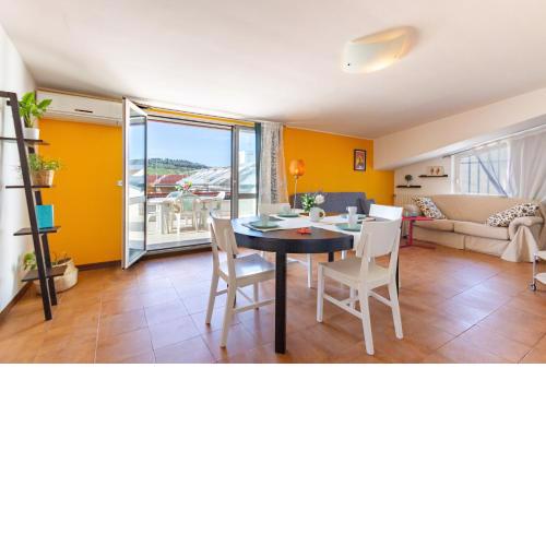 Appartamento Attico Alba Rosa - MyHo Casa