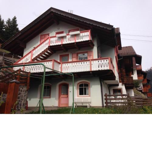 Appartamento Col Val di Fassa con giardino