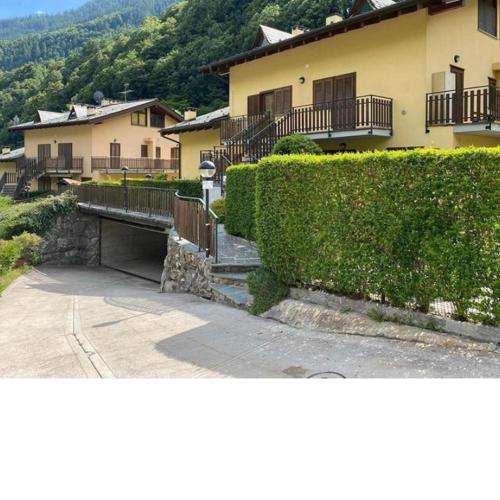 Appartamento con Giardino e Vista sulla Valmalenco